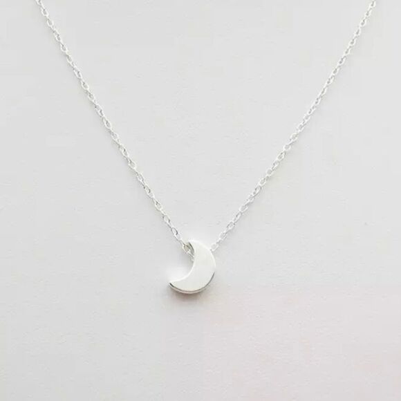 Jewelry - SILVER Tone Crescent Moon Chain Necklace